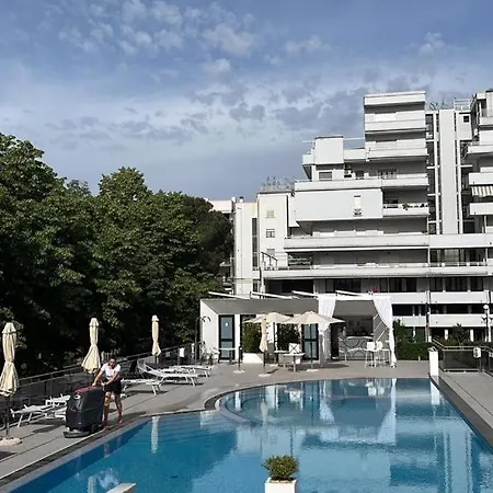 Ξενοδοχείο Domus Grand