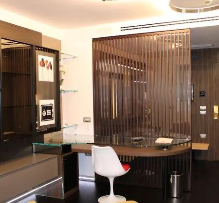 Domus Grand Ξενοδοχείο 4*