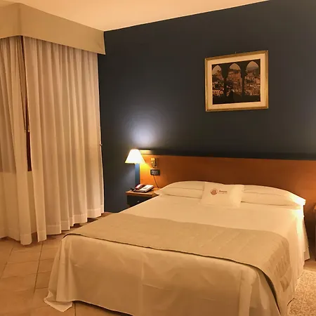 Domus Grand ريندي