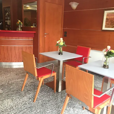 Domus Grand 4* ريندي