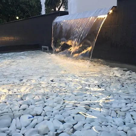 Domus Grand ريندي