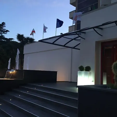 Domus Grand Hotel 4*