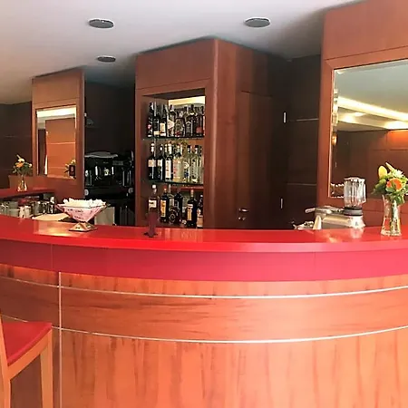 Domus Grand Ξενοδοχείο