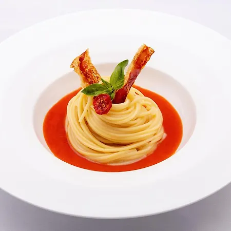 Domus Grand فندق ريندي