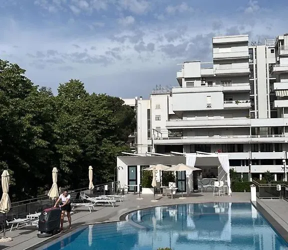 מלון Domus Grand