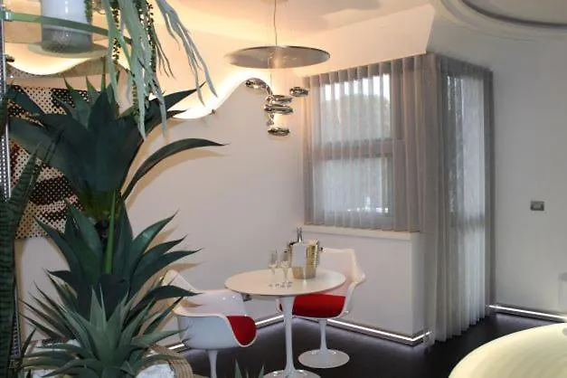 Domus Grand מלון רנדה