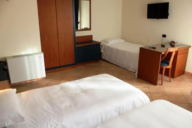 מלון Domus Grand 4*