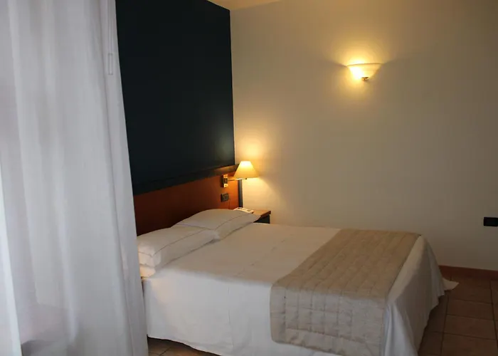 Domus Grand מלון