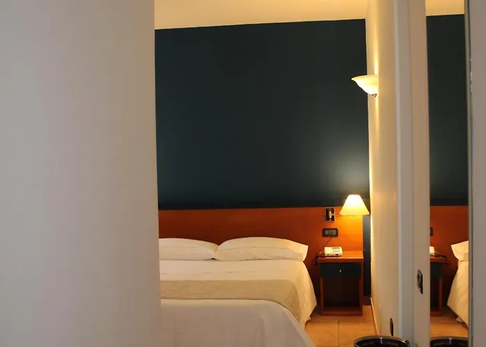 Domus Grand מלון רנדה