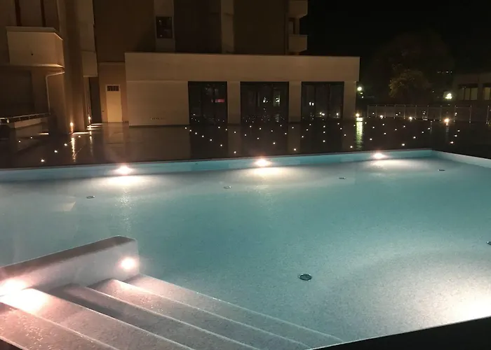 Domus Grand מלון רנדה