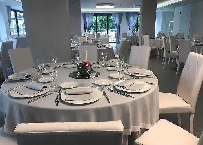 Domus Grand 4* רנדה