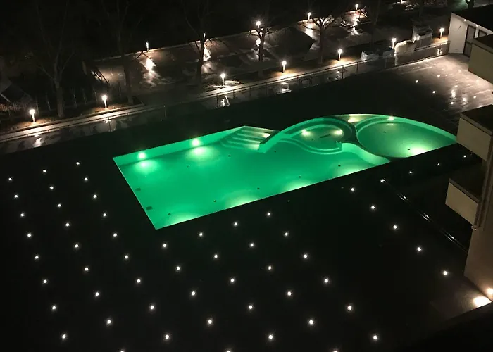 מלון Domus Grand 4*