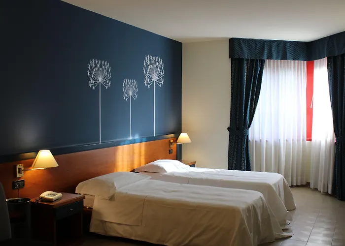 מלון Domus Grand רנדה