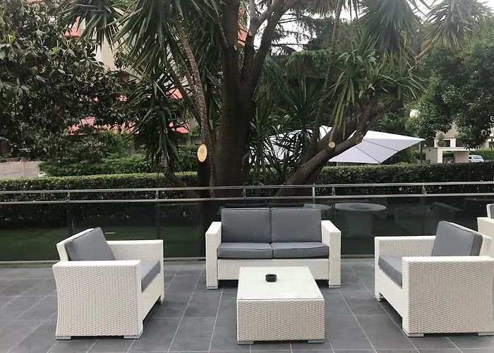 מלון Domus Grand רנדה