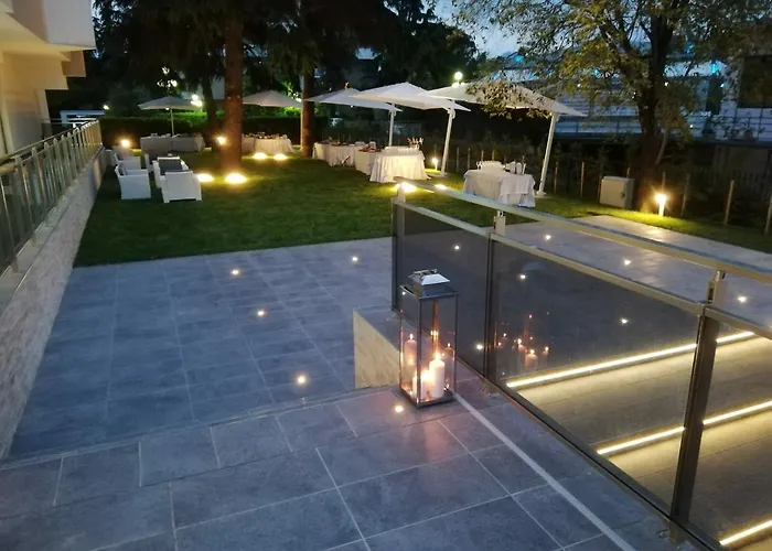 Domus Grand מלון